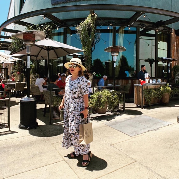 Meet your Posher, R.I 🌷 - Picture 3 of 3